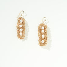 Load image into Gallery viewer, Ova Pearl Earrings